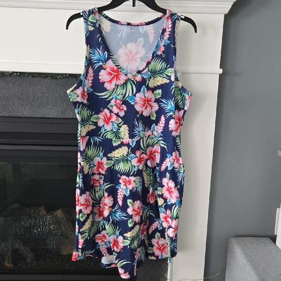 Dresses & Skirts - Floral Sleeveless Dress